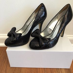 Black sequins bow heels size 7